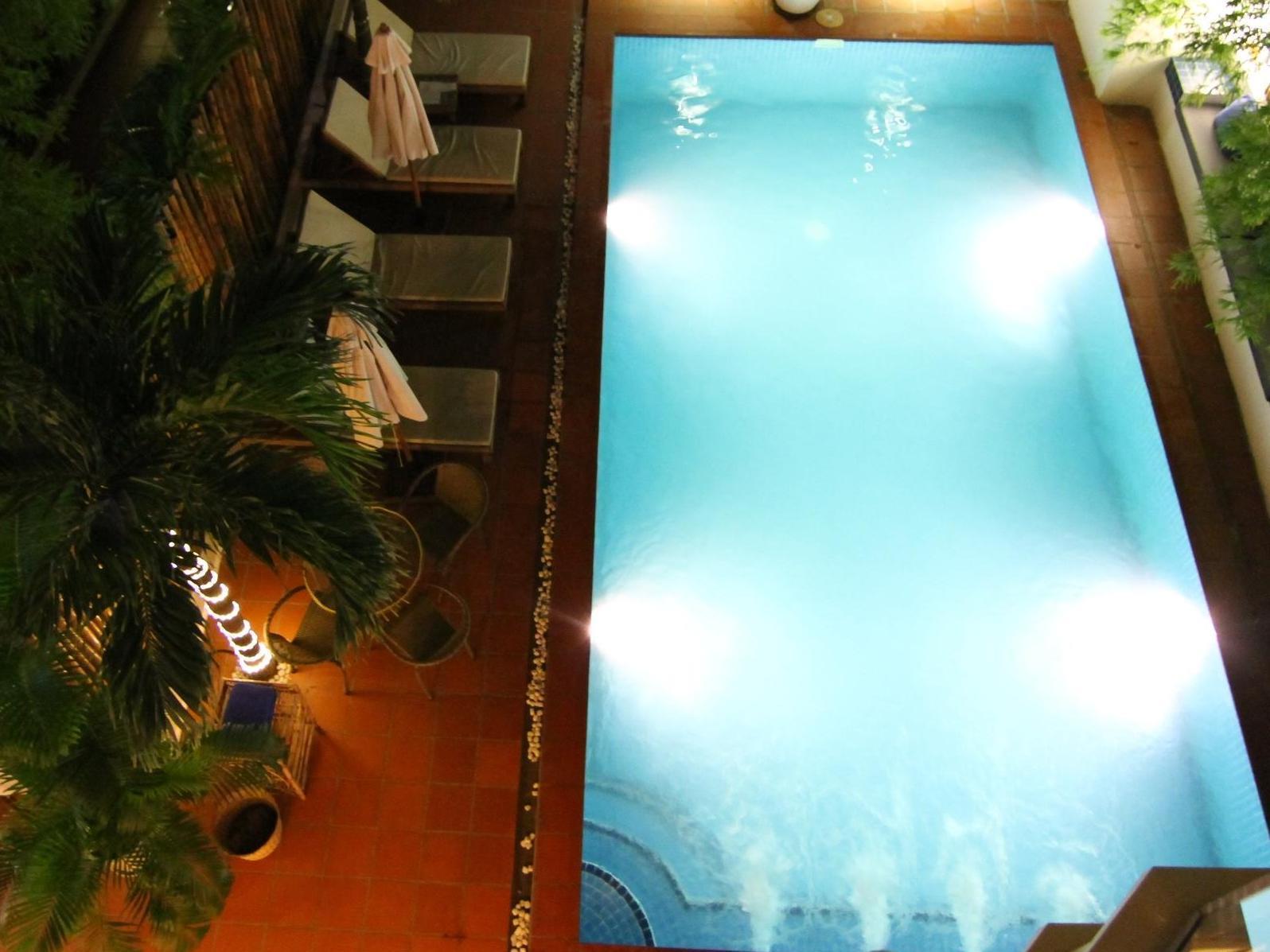 Jasmin Monument Hotel Phnom Penh Exteriör bild