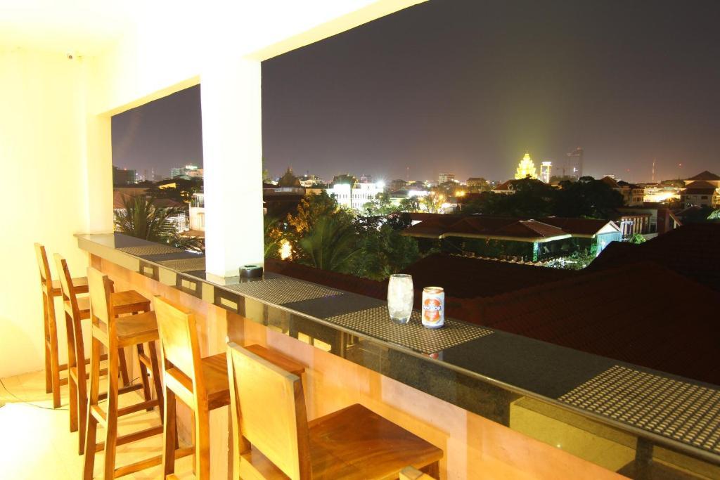 Jasmin Monument Hotel Phnom Penh Exteriör bild