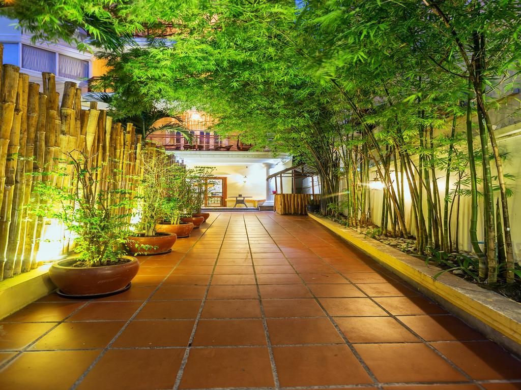 Jasmin Monument Hotel Phnom Penh Exteriör bild