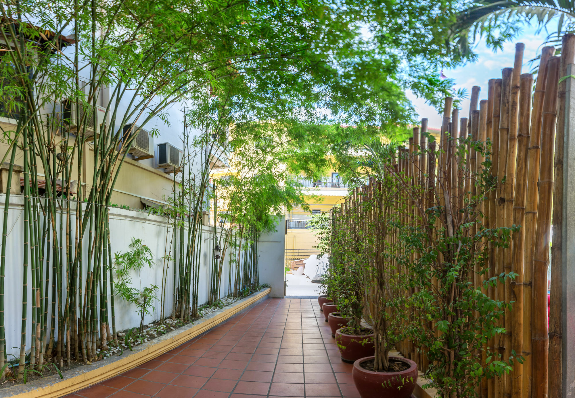 Jasmin Monument Hotel Phnom Penh Exteriör bild